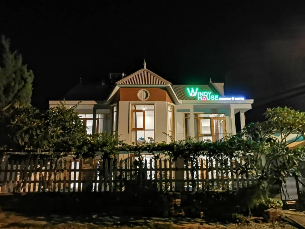 Windy House Hotel Dalat Bagian luar foto